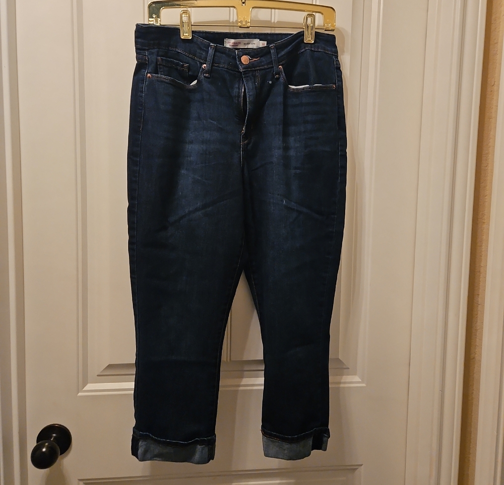 Levi's Dark Blue Cropped Jeans with Rolled Hems